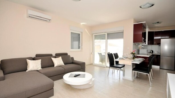 Living room - Luxury Apartment in the Villa Theodor (Okrug)