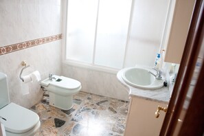 Bathroom - Casa Rural Apartment Sol (Munebrega)