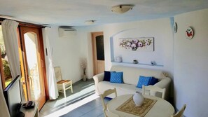 Dining room - Villa Luddui L2 With Garden sea View (Budoni)