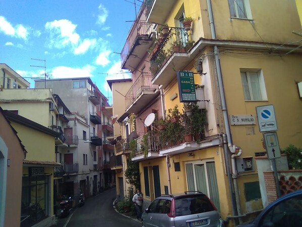 Exterior - Room-single Room With Shared Bathroom (Taormina)
