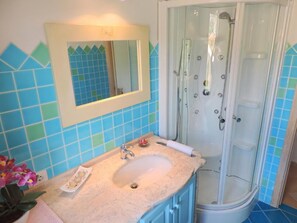Apartment, 2 Bedrooms, Balcony, Ocean View | Bathroom shower - Villa Luddui L1 sea View (Budoni)