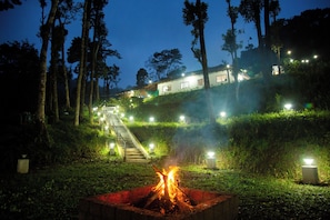 Room, 1 Bedroom, Smoking, Balcony | Fireplace