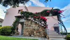 Apartment, 2 Bedrooms, Private Pool, Ocean View | Property entrance - Solaria Bouganville First Floor With Mini-pool (Budoni)