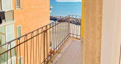 Cosy Flat with Sea View Balcony