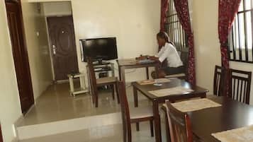 Chambre, 1 chambre, accessible aux personnes à mobilité réduite, fumeurs | Salle à manger
