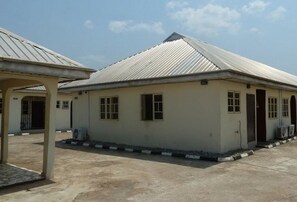 Exterior - Room-vision Serviced Apartments - Apartm (Asaba)