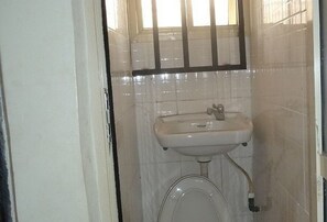 Bathroom - Room-vision Serviced Apartments - Apartm (Asaba)