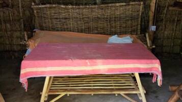 Shared Dormitory, 1 Bedroom, Garden View | Living area