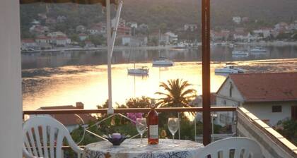 Romantic Apartment With Sea View Vinišće, Dalmatia