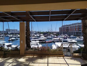 Apartamento, 3 habitaciones, patio, vistas al mar | Vistas desde el alojamiento