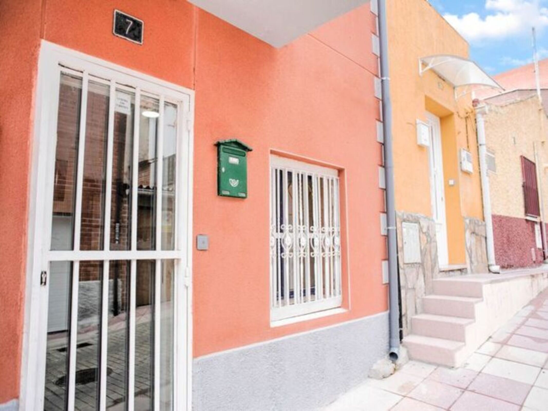 House, 6 Bedrooms, Balcony, City View | Front of property