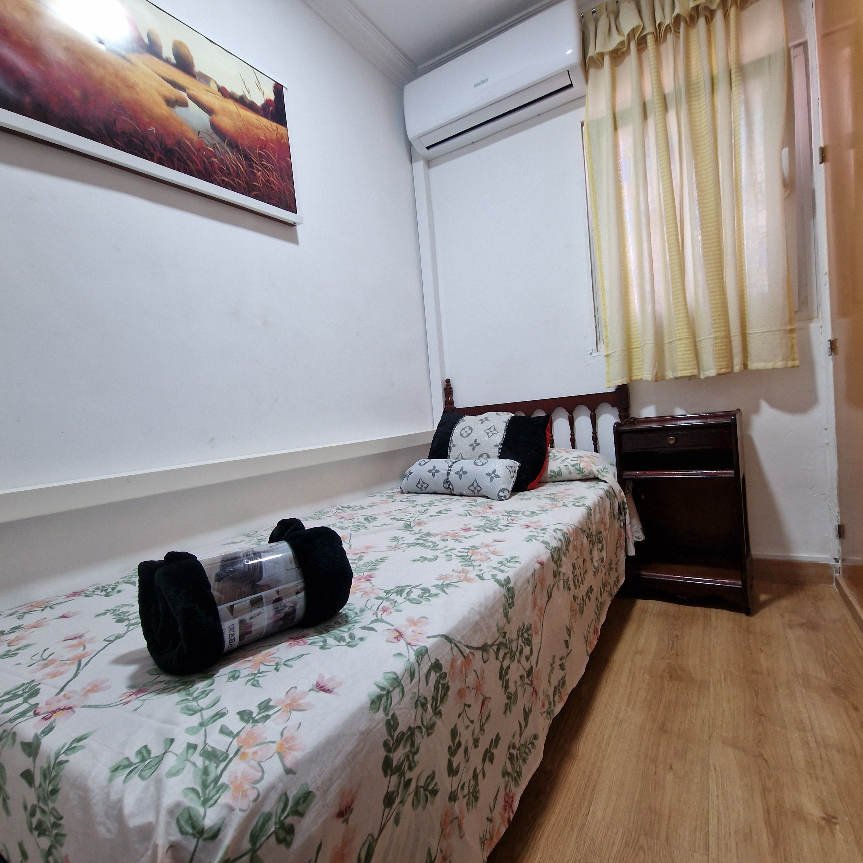 House, 6 Bedrooms, Balcony, City View | 6 bedrooms, iron/ironing board
