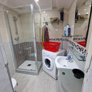 Casa, 6 habitaciones, balcón, vistas a la ciudad | Baño | Secador de pelo