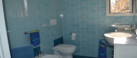 Villa, 2 Bedrooms, Smoking, Patio | Bathroom