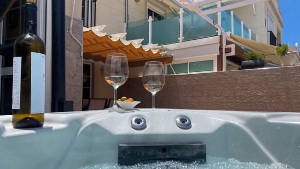 Unclassified image, 1 of 79, button - Spacious Apartment With Jacuzzi and Pool Access (Mogan)