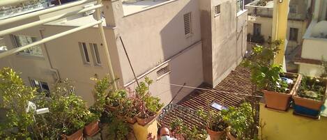 Shared Dormitory, 1 Bedroom, Smoking | Garden