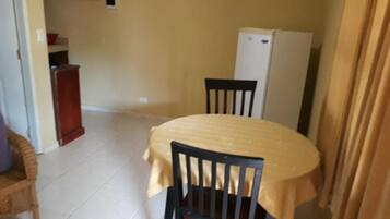 Appartement, 1 chambre, piscine privée | Restauration