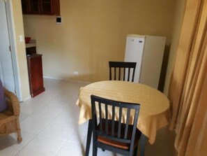Apartment, 1 Bedroom, Private Pool | Dining