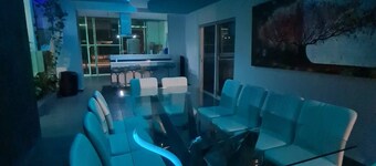 5 分鐘到特克斯湖的奢華隱私度假屋