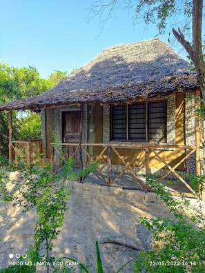Room, 1 Bedroom, Balcony | Front of property