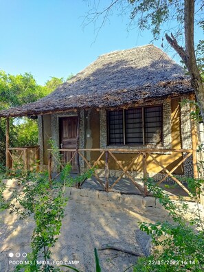 Room, 1 Bedroom, Balcony | Property entrance