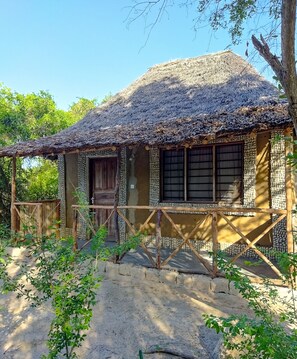Room, 1 Bedroom, Balcony | Front of property