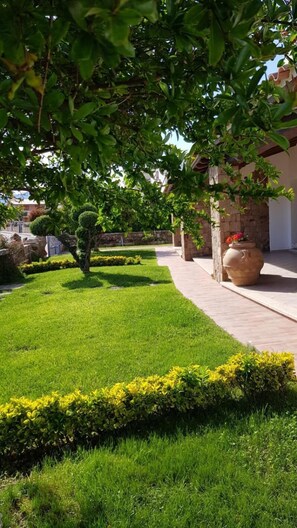 Apartment, 2 Schlafzimmer, Terrasse, Gartenblick | Grill-/Picknickplatz