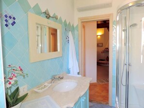 Apartment, 3 Schlafzimmer, Terrasse, Bergblick | Badezimmer