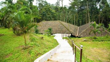 Room, 1 Bedroom, Smoking, Balcony | Property grounds