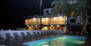 Chambre, 1 chambre, accessible aux personnes à mobilité réduite, fumeurs | Piscine | Piscine couverte