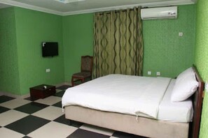 Room, 1 Bedroom, Accessible, Smoking | 1 bedroom, WiFi - Room-vic James Apartments (Lagos)