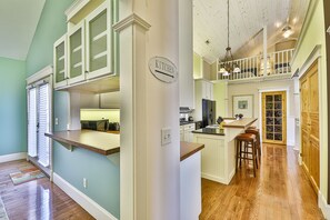 Interior - **NEW LISTING ** ALOFT in Blue Ridge -New listing in Downtown Blue Ridge (Blue Ridge)