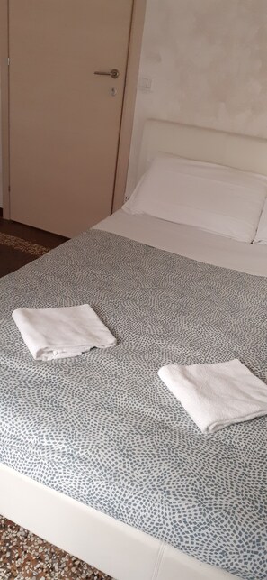 6 Schlafzimmer, WLAN, Bettwäsche