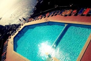 Outdoor pool, sun loungers