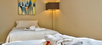 Adonis Hotel Bayonne