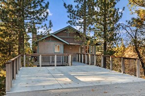 Unclassified image, 3 of 39, button - Lucy I'm Home by Destination Big Bear : Close to Bear Mountain and Snow Summit! Mountain Views! Hot Tub! (Big Bear Lake)