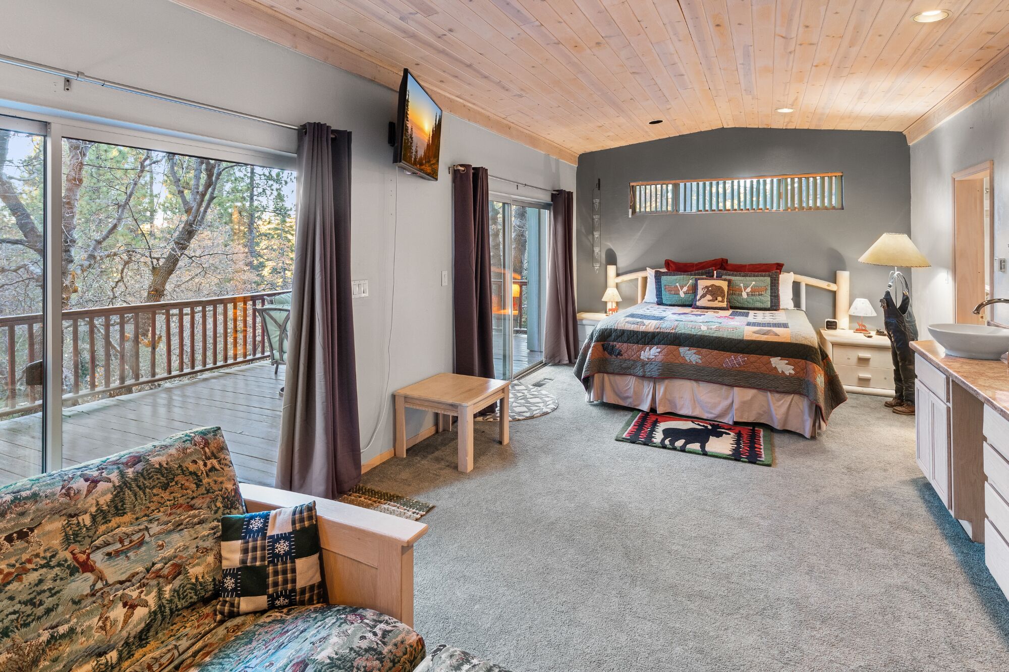 3 bedrooms, desk, WiFi