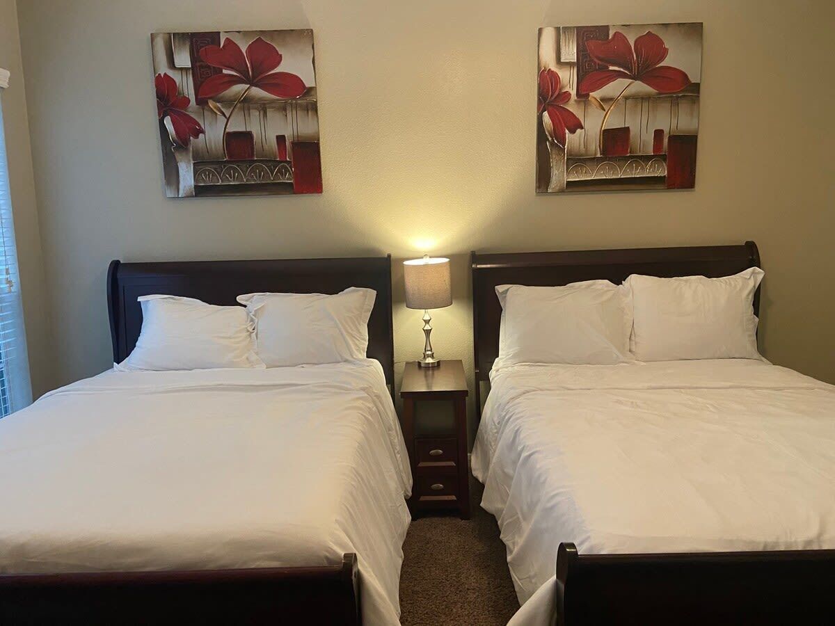 Spacious 3 bedroom/2bathroom Apartment by Texas