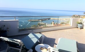 Terrace/patio - Modern Apartment, sunny, with a unique view of the Cretan sea!!! (herakleion)