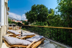 Apartment (Three Bedroom Apartment with Terrace ) | Terrace/patio