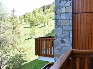 Property grounds - Duplex Ski-In/Ski-Out, 8 Guests, Balcony, Parking, Méribel (Méribel)