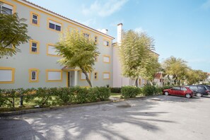 Exterior - Apartment "Ariana" with Pool, Wi-Fi, Balcony, Indoor Pool & Tennis Court (Portimão)