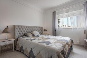 2 bedrooms, iron/ironing board, free WiFi, bed sheets - Apartment "Ariana" with Pool, Wi-Fi, Balcony, Indoor Pool & Tennis Court (Portimão)