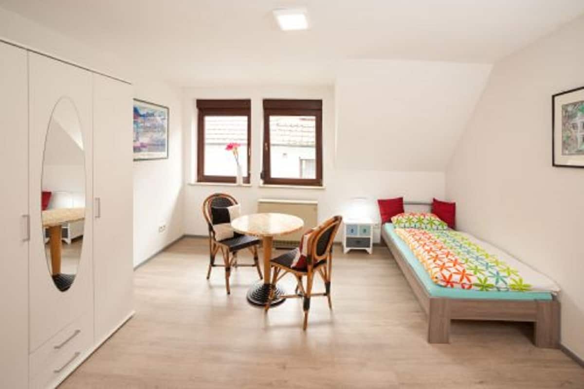 Single Room | WiFi (free), bed sheets