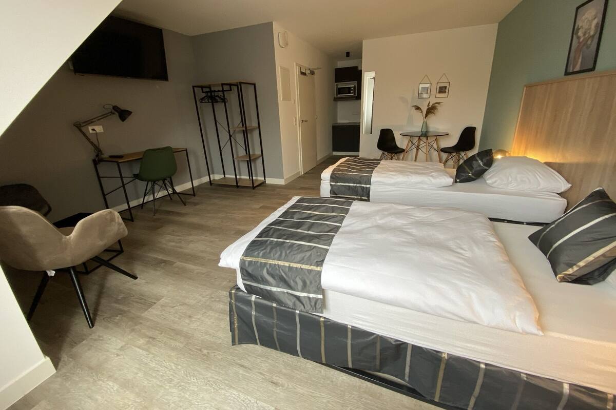 Deluxe Studio, 2 Single Beds