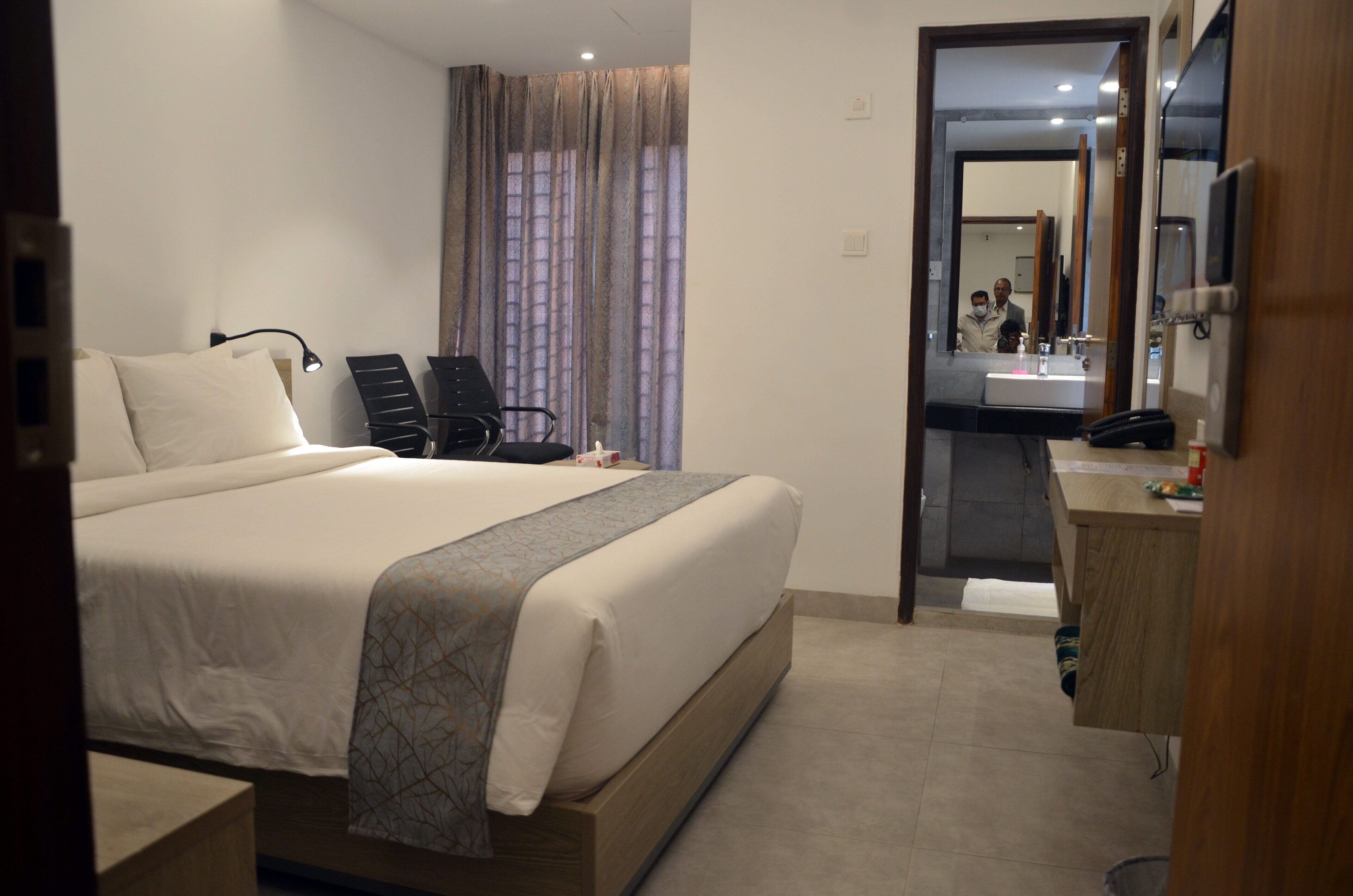 Deluxe Room | Egyptian cotton sheets, premium bedding, down duvets, pillow-top beds