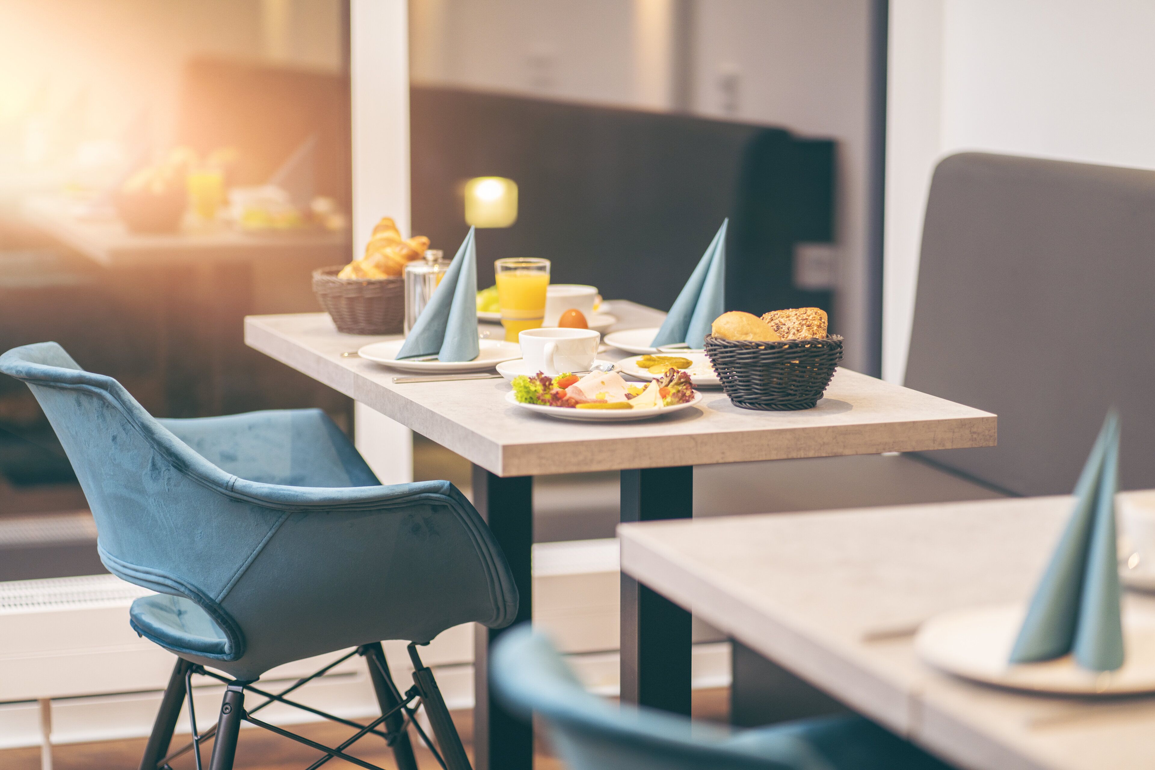 Tägliches Frühstücksbuffet gegen Gebühr