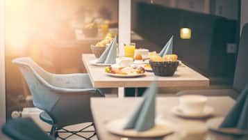 Daily buffet breakfast (EUR 9.90 per person)