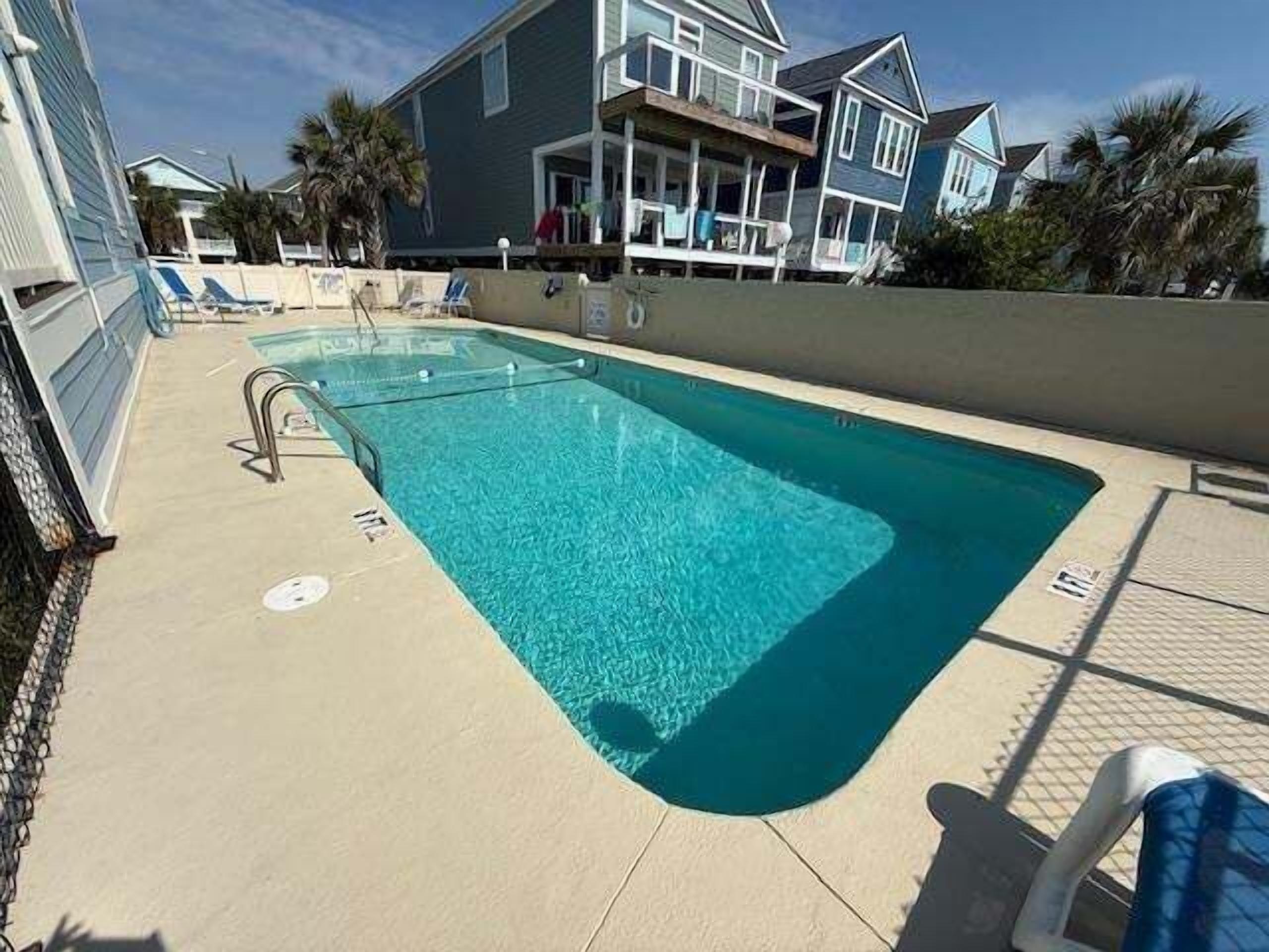House, 2 Bedrooms | Pool | Outdoor pool