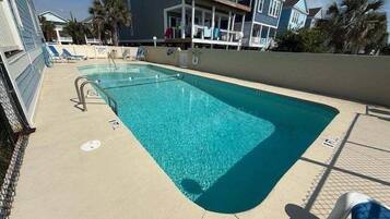 House, 2 Bedrooms | Pool | Outdoor pool